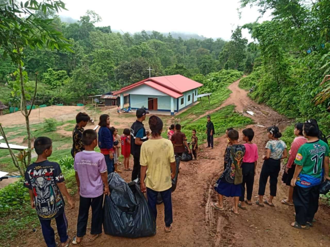 Dedicated to a cleaner community: Children and young people volunteer three times a week to collect trash and make a difference!