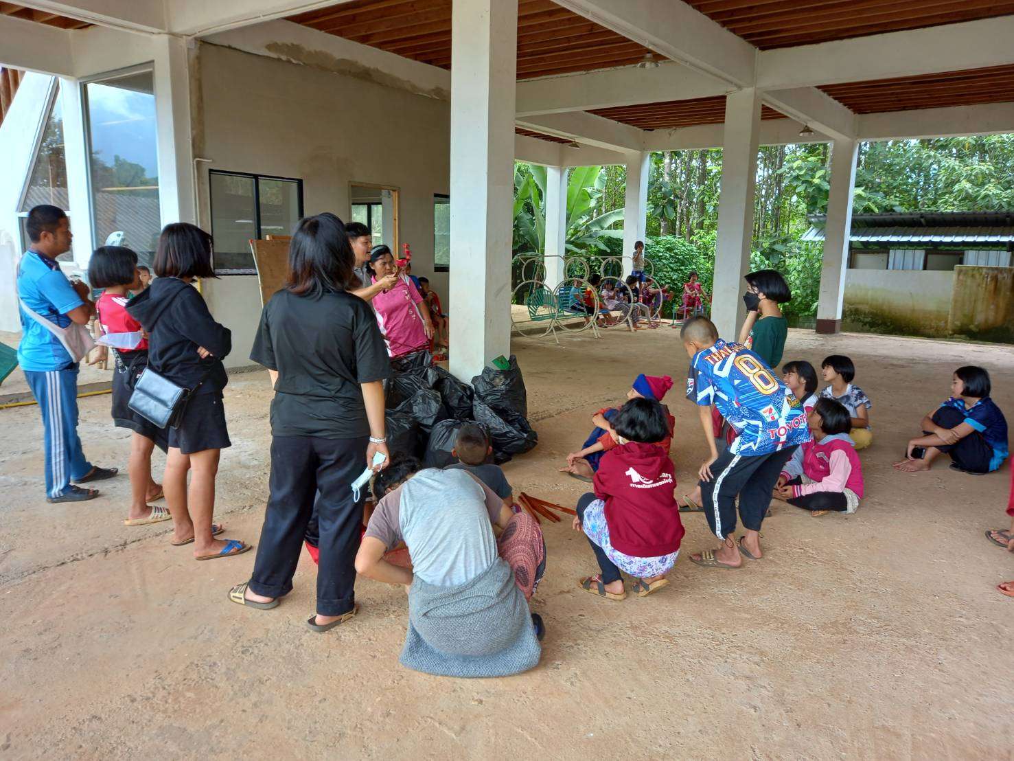 Before going out, educate the children about different types of waste.