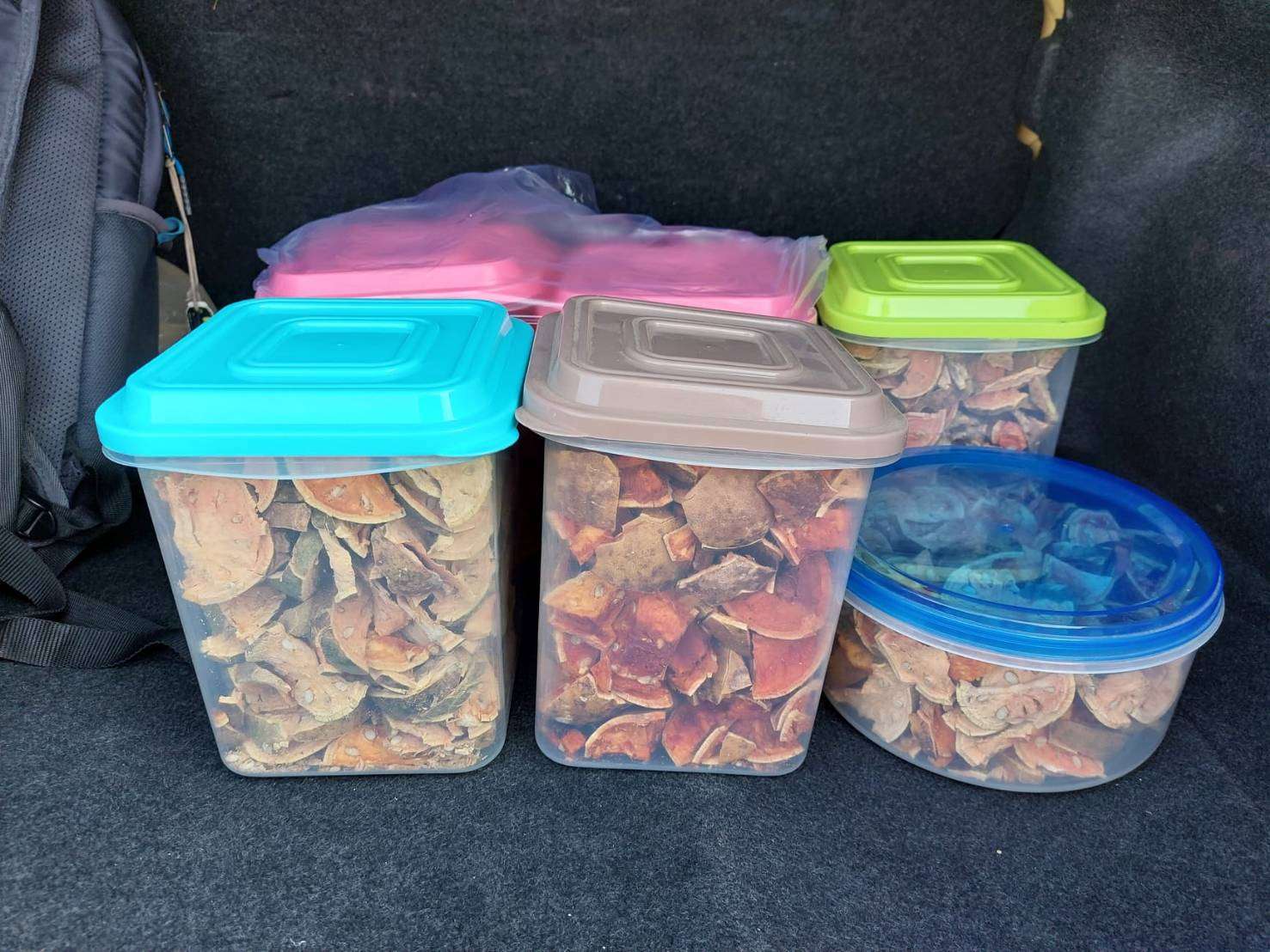 Sample of the finished processed herbal product.