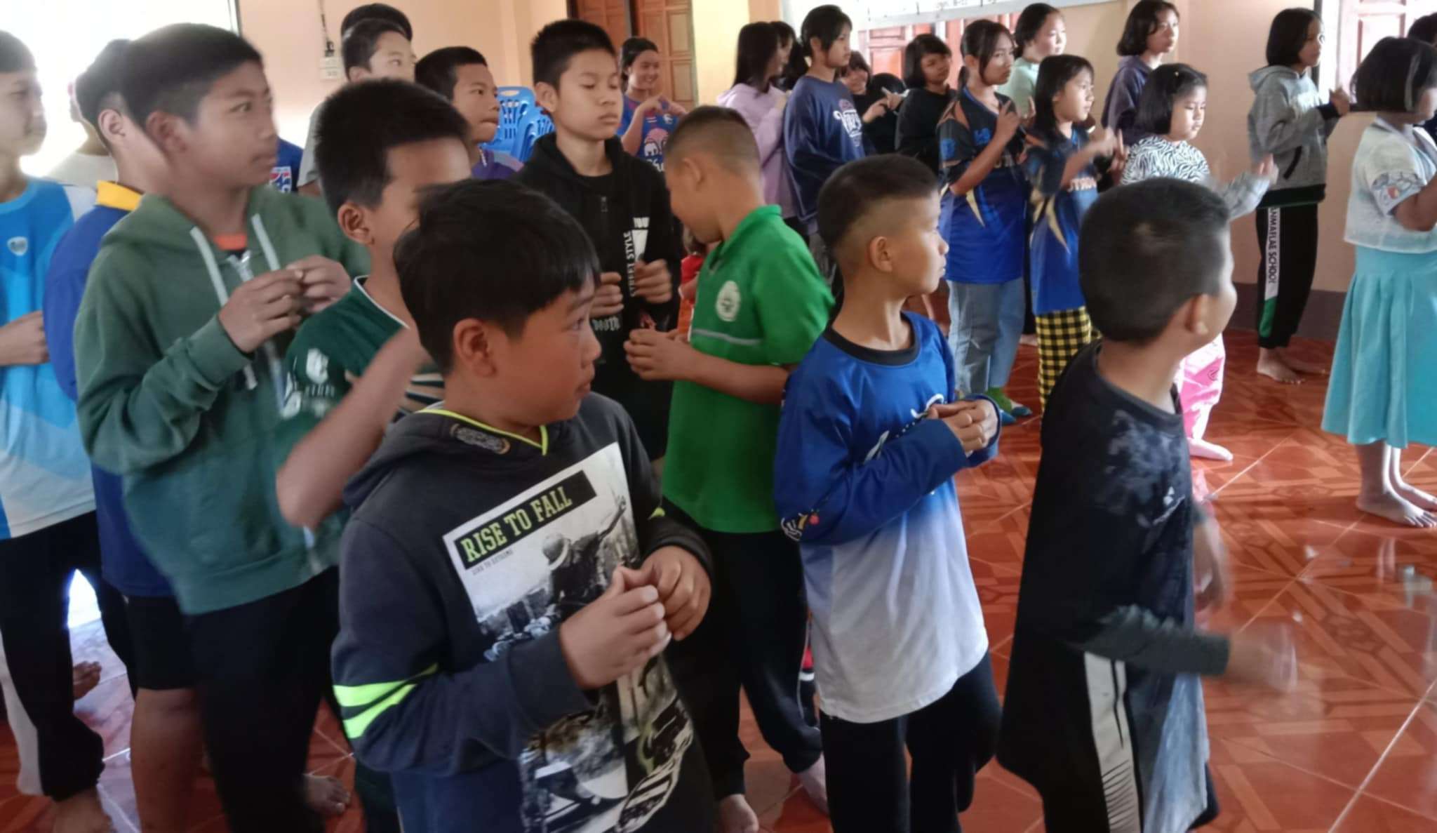 Creativity shines bright! 🌟 Children engage in fun activities without electricity, using their imagination and resourcefulness to make the most of their time