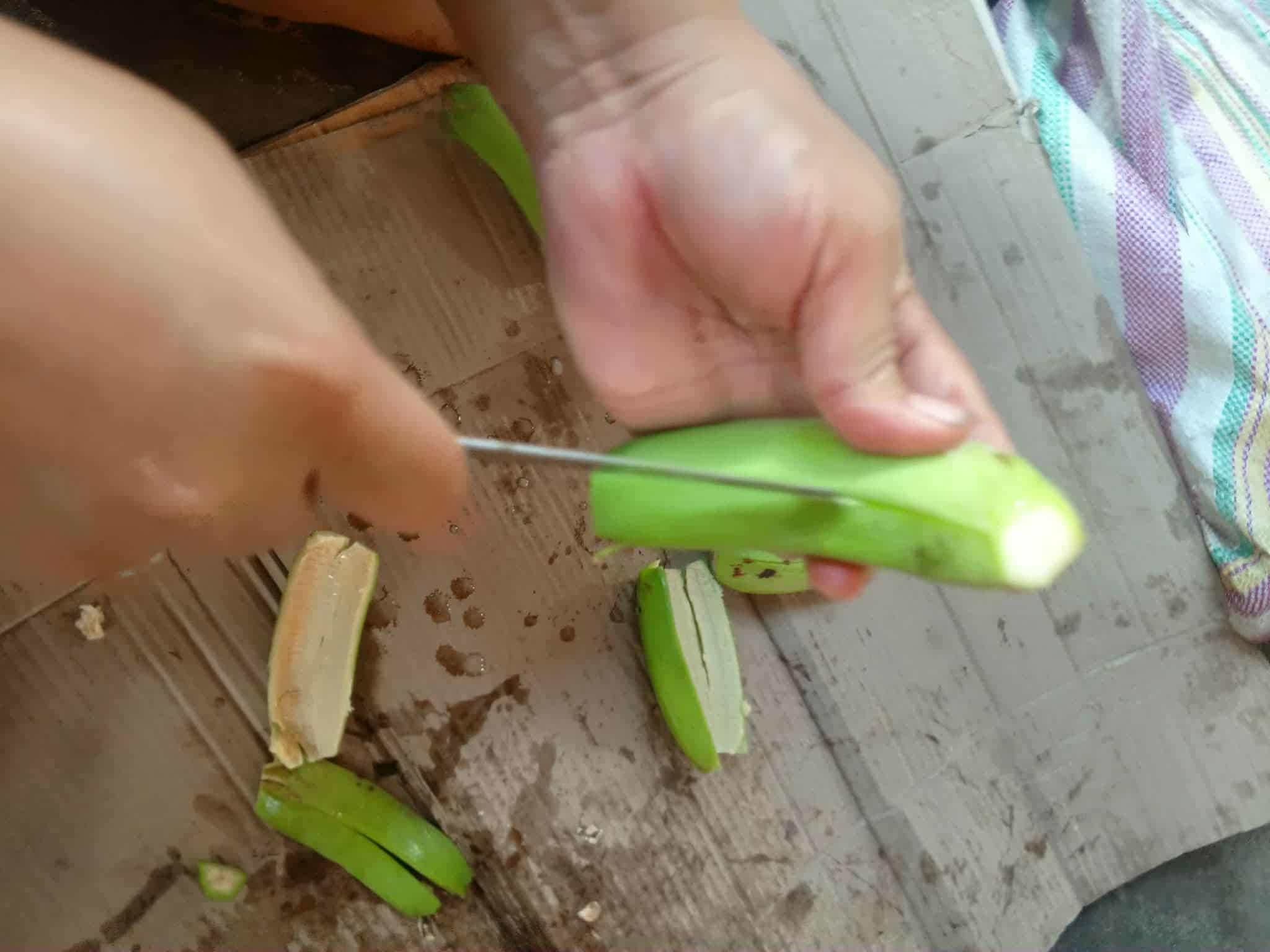 Next, peel the bananas.