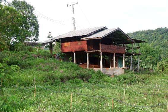 A house where children are allowed to be trained in knife making.