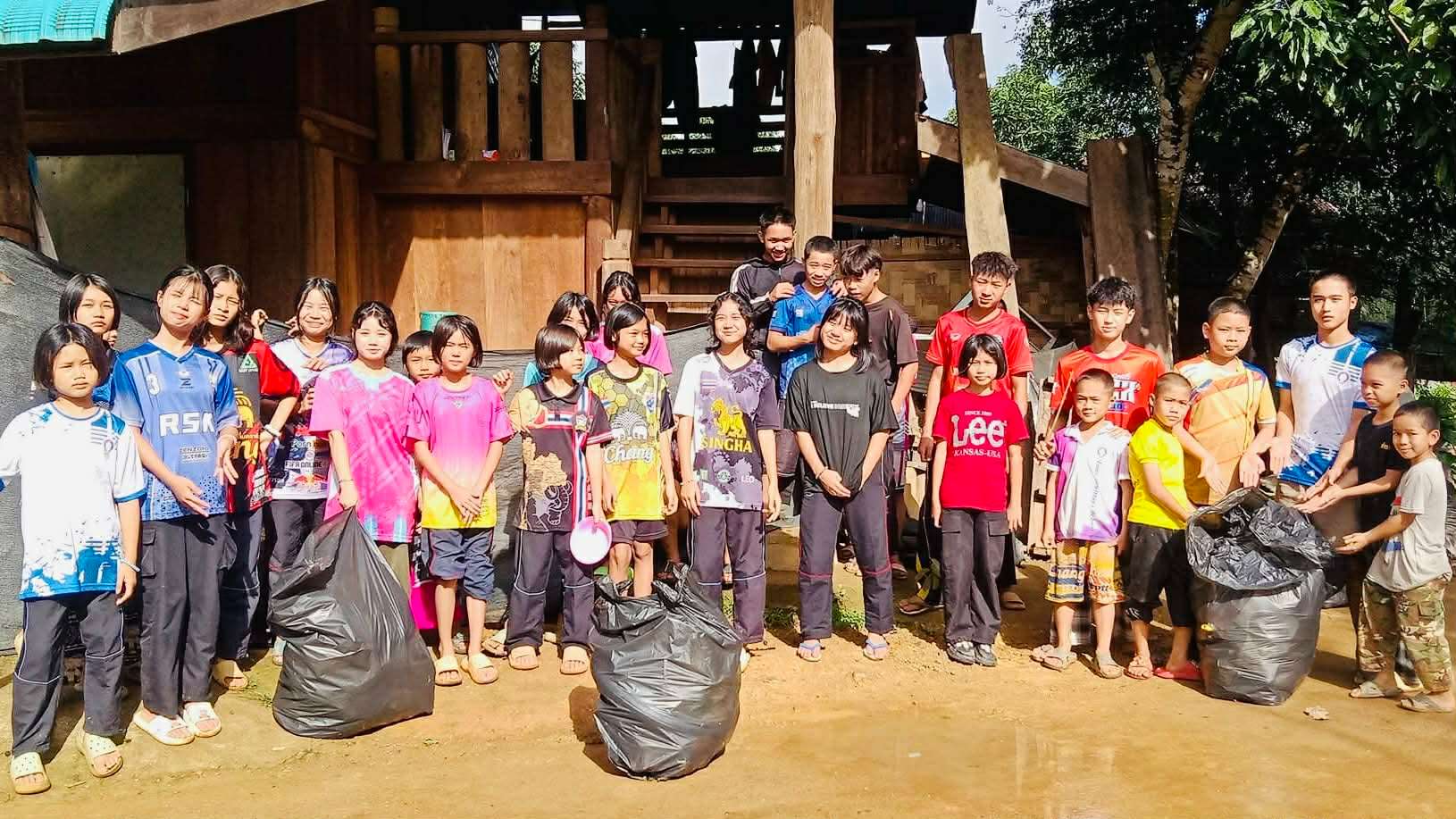 A group of children who collect garbage in the community