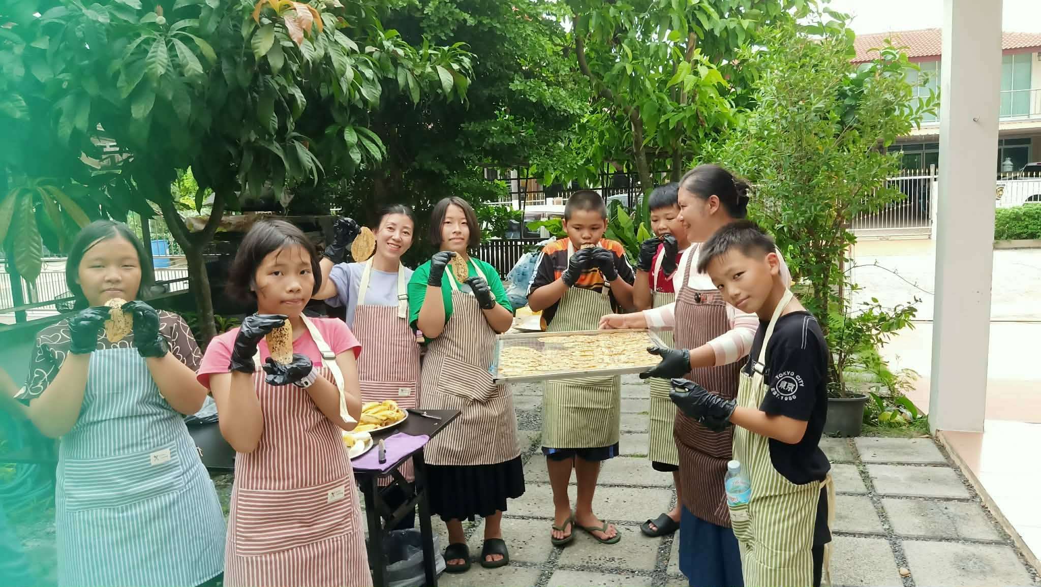 Selecting and slicing bananas.