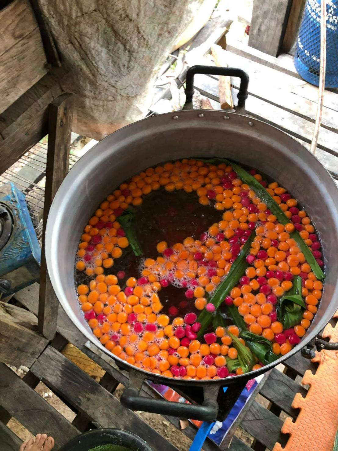 Turning pumpkin into steamed dumplings