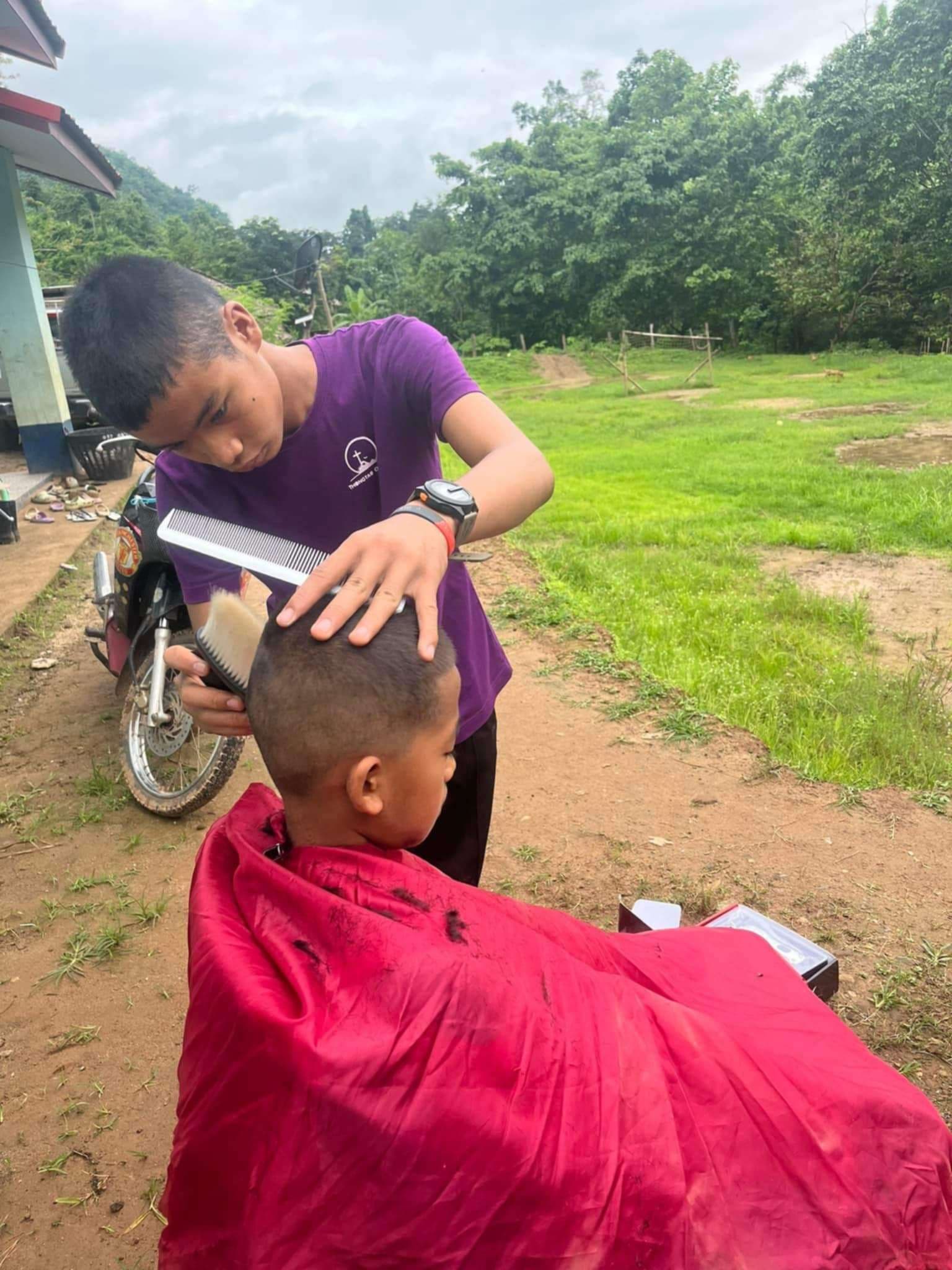 Future Barbers in Action: Kids Perfecting Their Skills One Haircut at a Time