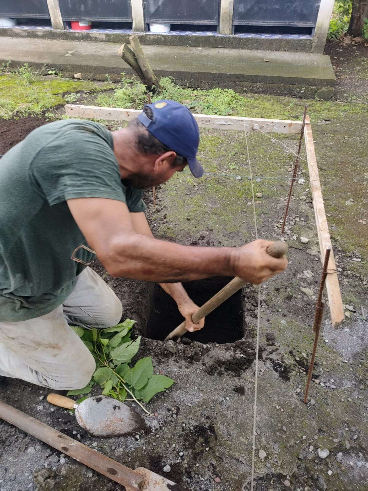 preparing the ground for column casting