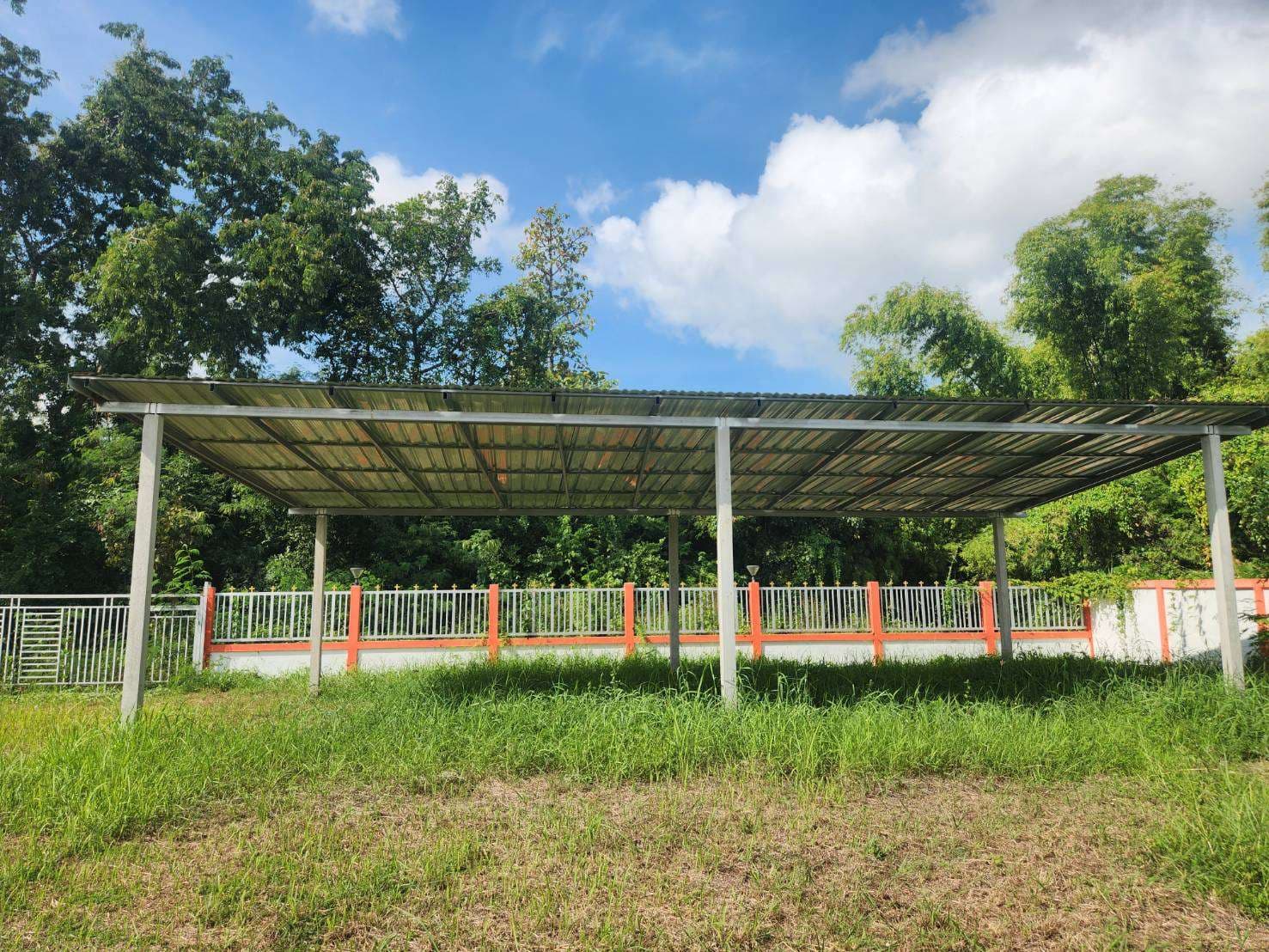 The structure prepared for raising egg-laying chickens, front view