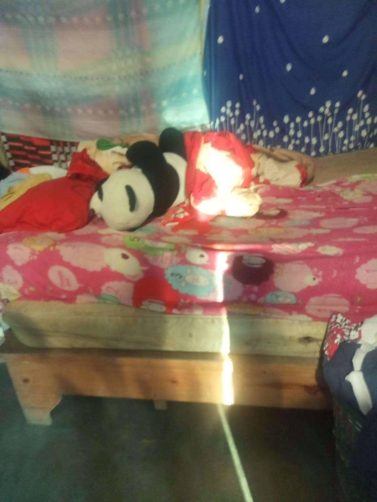 Fundraising to buy beds for a family living in overcrowded conditions