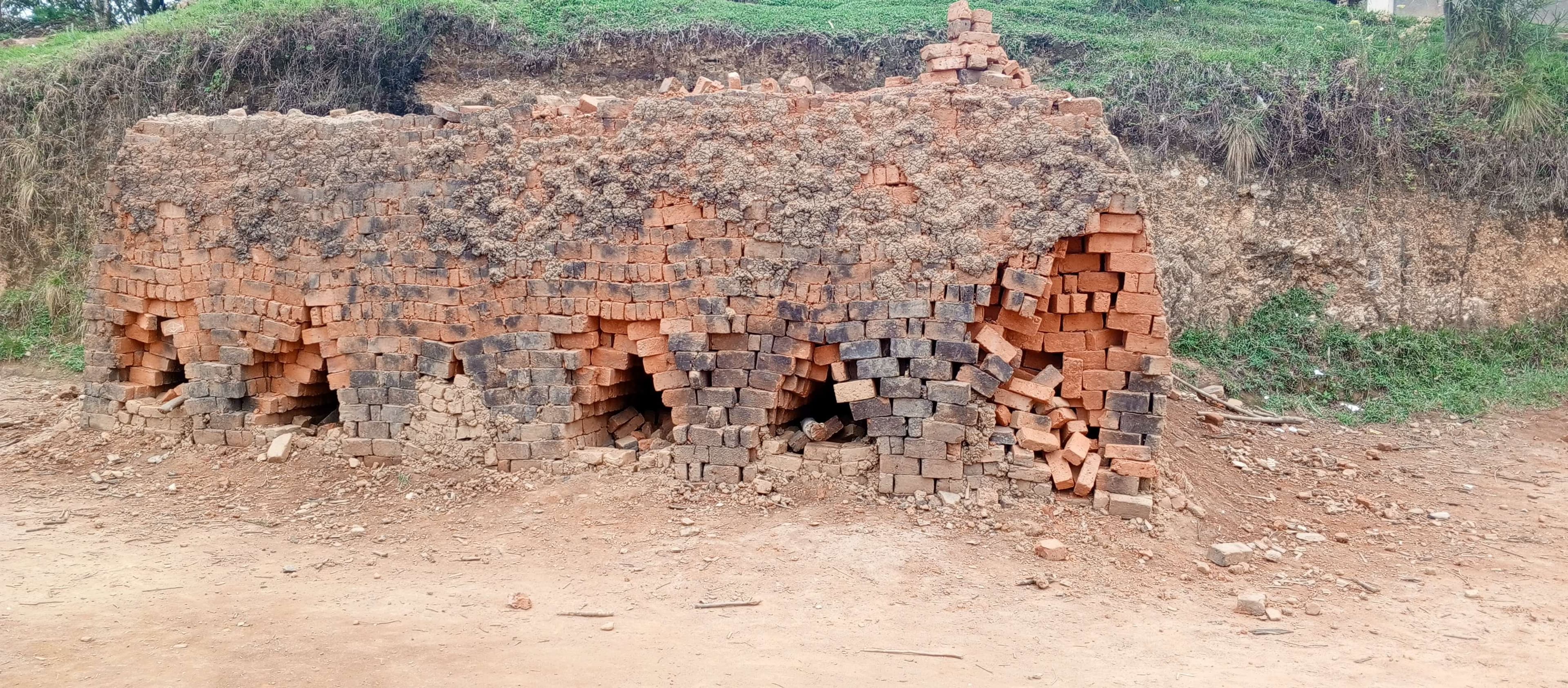 The bricks are molded and burned. They have been offered for the construction of the Malt-purpose hall.