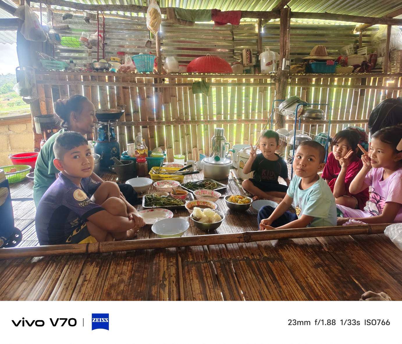 The children are waiting to eat.