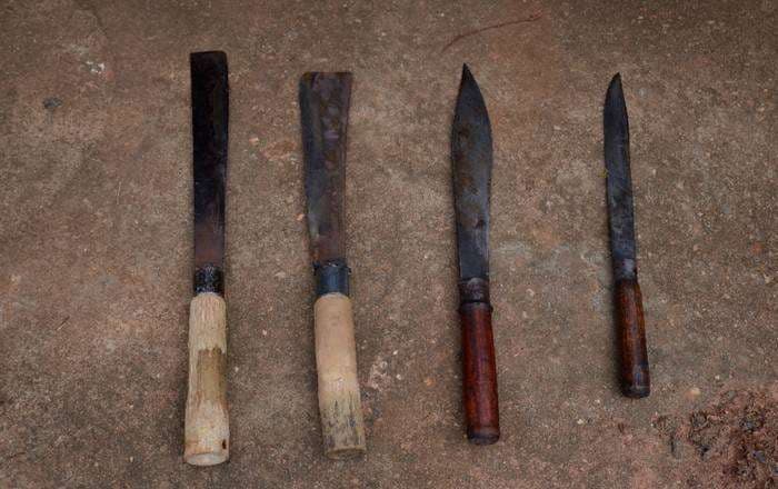 Examples or works of young people who have been trained in knife making.