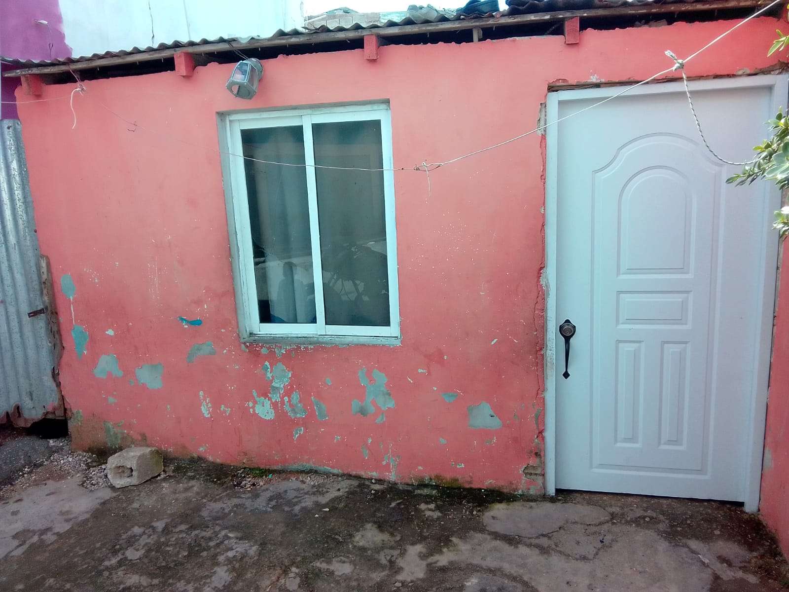 Between Weariness and Hope