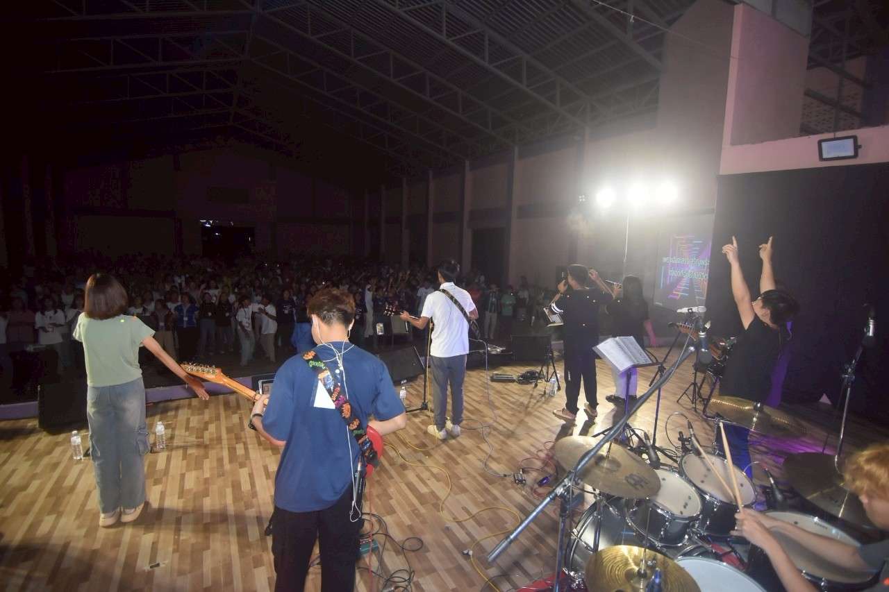 Worship Training for Youth Leadership Growth