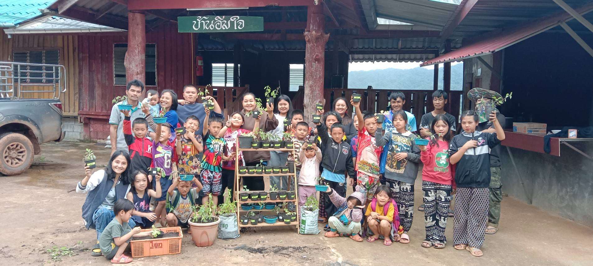 Hands-On Learning: Community Kids Discover the Joy of Growing Vegetables in the Church